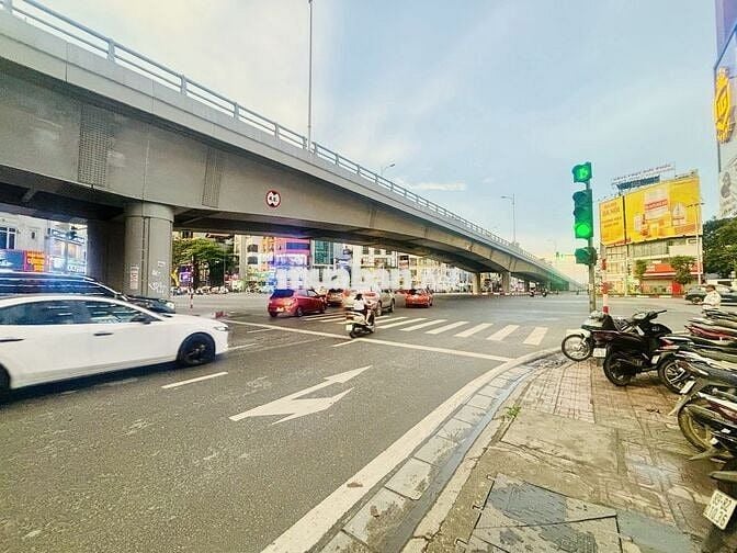 Bán Nhà Hồng Tiến - Tuyến Chính Cầu Trần Hưng Đạo - 4 Tầng - Giá Có TL