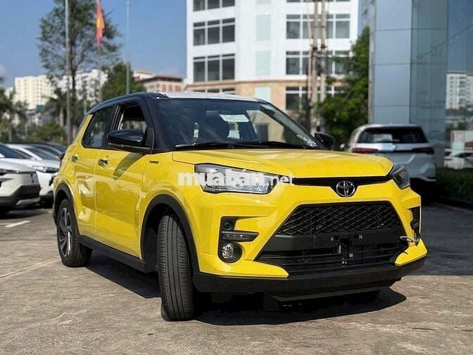 Toyota Raize • Vàng nóc đen • Giao ngay