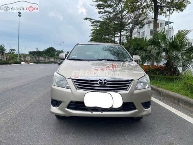 Toyota Innova 2.0E 2012