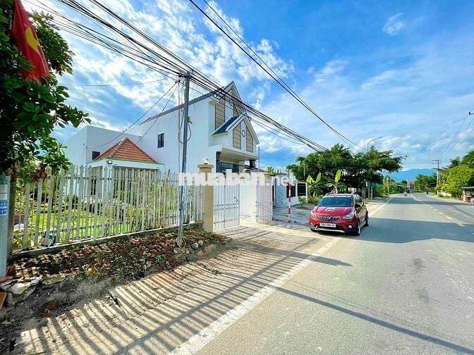 Cần bán căn nhà mặt tiền HL39 Suối Tiên nay Xã Suối Hiệp giá tốt