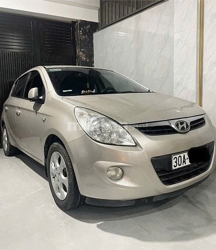 Hyundai i20 2009 1.4 AT - 123000 km