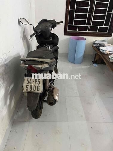 để 4 năm trong góc nhà