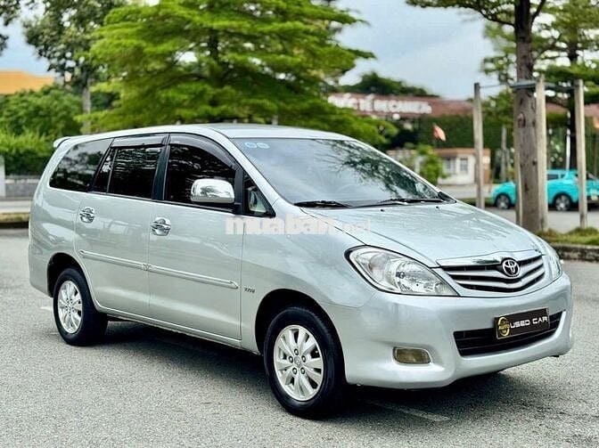 Toyota Innova 2010 G