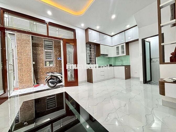 Chính chủ gửi bán nhà Hữu Hòa gần cầu 38m2 5 tầng giá chỉ 4,2 tỷ