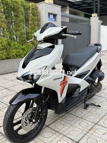 air blade 2018 smakey xám ximang(hỗ trợ góp)