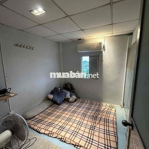 Phòng trọ có máy lạnh, tủ lạnh , máy giặt, cửa số thoáng mát