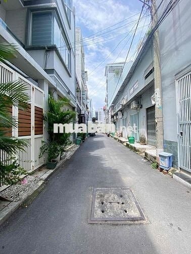Hàng Kín - Nhà Đẹp 2 Mặt Tiền - DTSD 120m2, 3 tầng, SHR, hoàn công đủ