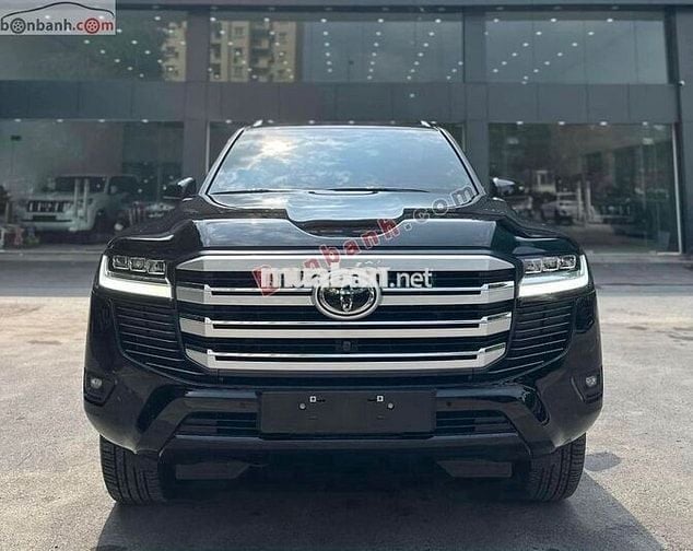 Land Cruiser LC300 sẵn xe - Giao Ngay