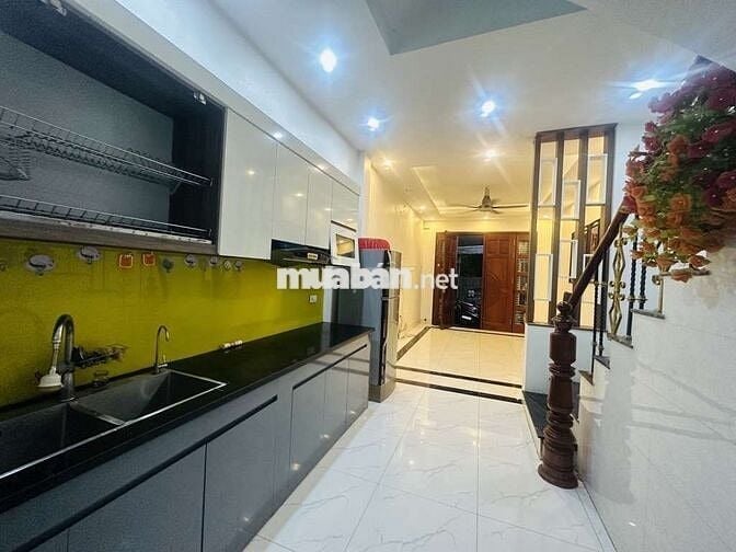 CHỊ THẢO CẦN BÁN GẤP NHÀ 5 TẦNG PHỐ THƯỢNG THANH