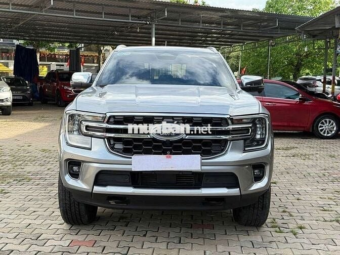 Ford everest  titanium - 33000 km