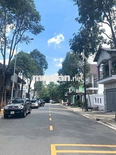 Bán nhà 3 tầng hoàn công kdc vip, nhà chủ xây ở cứng cáp, vị trí đẹp