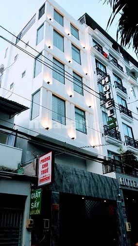 Bán tòa nhà CHDV khu vực trung tâm doanh thu 100tr/th