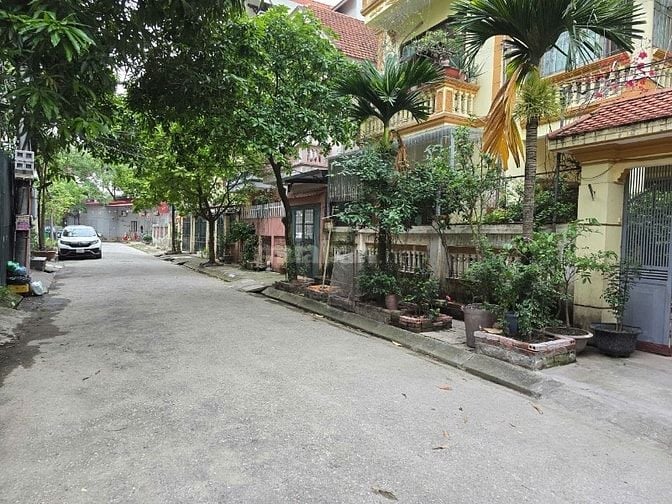 Cho Thuê Phòng Tầng 1 - Nhà Biệt Thự khu Xí Nghiệp Pháo cũ, ngõ 347 Cổ
