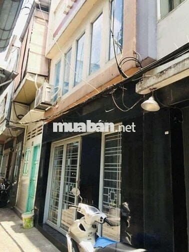 Nhà 2PN, gần mặt tiền. Trung tâm quận 1. Thuận tiện di chuyển