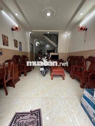 Nhà cho thuê : 9 triệu/tháng  + Diện tích: 4 x 14,5m nở hậu tài lộc