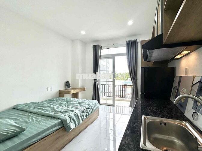 CĂN HỘ FULL NỘI THẤT, BAN CÔNG, ĐI BỘ QUA VĂN LANG CS3 CHỈ 2 PHÚT