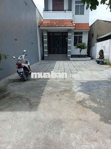 CHO THUÊ BIỆT THỰ RỘNG RÃI – VỊ TRÍ ĐẮC ĐỊA NGAY QUỐC LỘ 13, PHƯỜNG HI