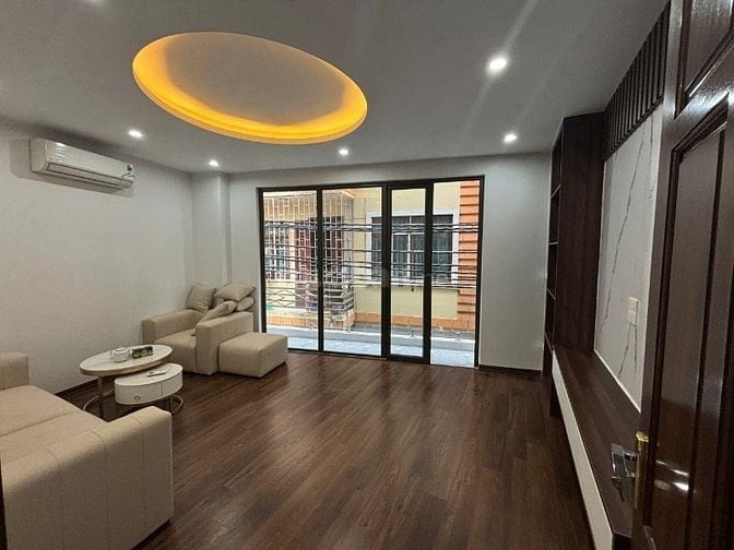 Bán nhà 6 tầng thang máy MT 5.5 m mới 100% số 118 ngõ 296 Minh Khai
