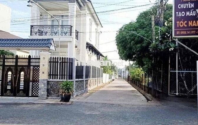 BÁN ĐẤT NHƠN TRẠCH HXH, DT 120 M GIÁ 1 T7 , ĐƯỜNG HÙNG VƯƠNG