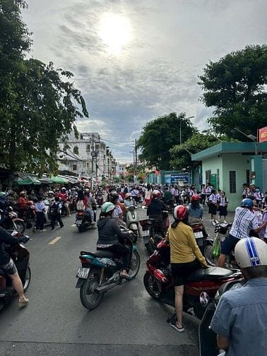 5pn 4Tầng ĐƯỜNG 10m MTKD PHƯỜNG PHÚ THỌ HOÀ 