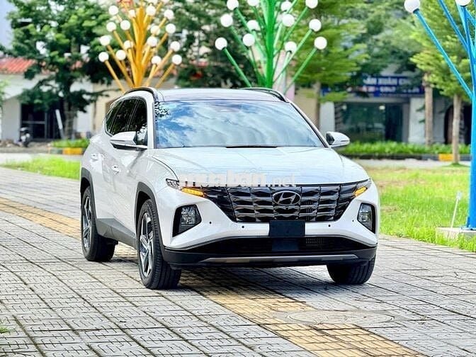 - Huyndai Tucson 1.6Turbo 2024