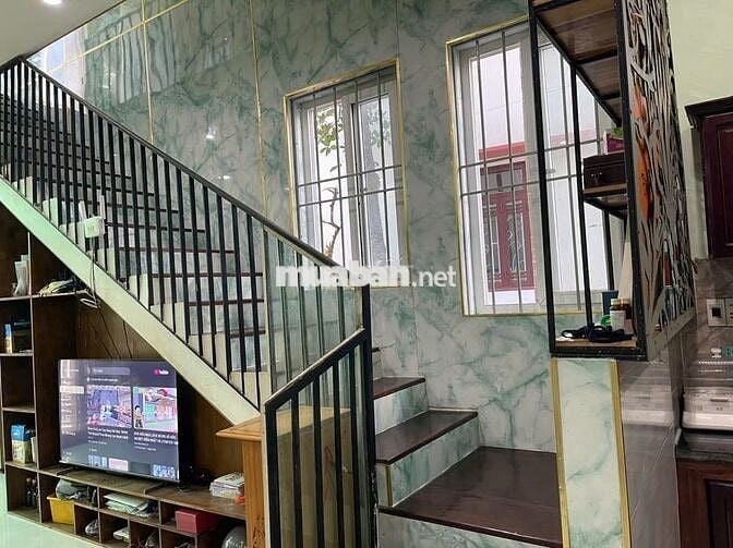 Bán nhà mặt tiền kẹp kiệt Nguyễn Xuân Hữu 64m2,2 pn,2 WC,sân thượng