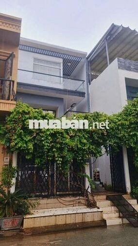 Nhà khu dân cư gia hòa . Cách nguyên văn linh 1km tiện di chuyển