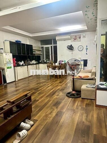 Bán căn hộ Toà B6A 79m2, 3N,2WC,Nam Trung Yên, giá 6,2 tỷ