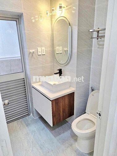 bán Gấp giá rẻ nhà mới decor mới