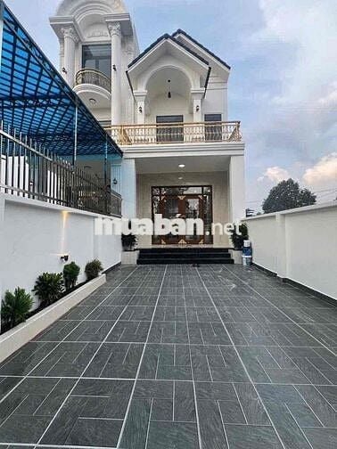 NHÀ PHÚ TÂN TP MỚI BÌNH DƯƠNG CŨ. MẶT TIỀN ĐƯỜNG SỐ 93. 5x30 full THỔ
