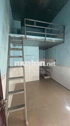 phòng trệt riêng biệt có hẻm nhỏ để xe.