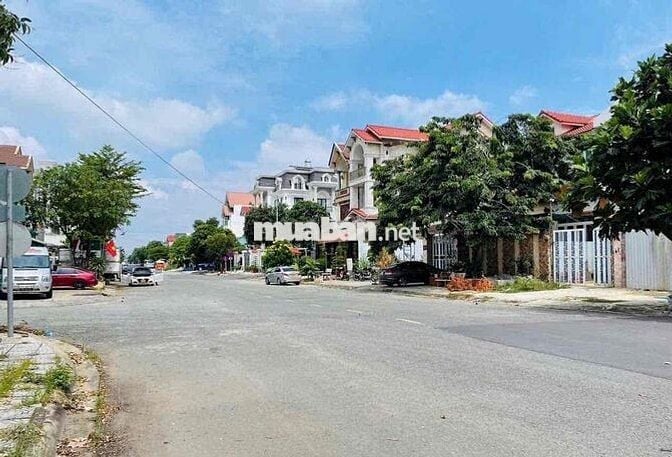 ĐẤT PHÂN LÔ FULL THỔ CƯ,ĐƯỜNG NHỰA 12m THÔNG CÓ VỈA HÈ RỘNG