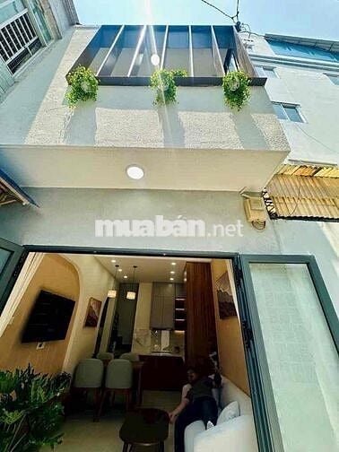SIÊU PHẨM 3 TẦNG – GIÁP QUẬN 1 – GẦN MẶT TIỀN
