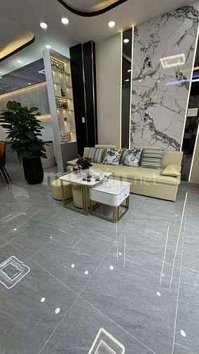 NHÀ BÁN SHR DIỆN TÍCH LỚN. 3 PHÒNG NGỦ.