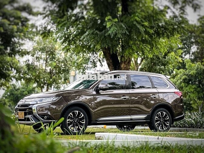 Outlander 2.0 đời 2020 zin chính chủ