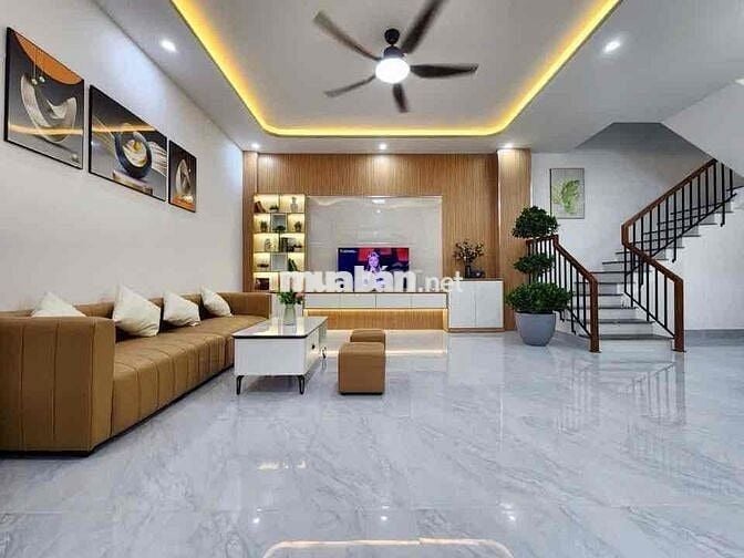Siêu vip nhà Nguyễn Đức Thuận, 100m2/980tr đang cho thuê 8tr/th SHR