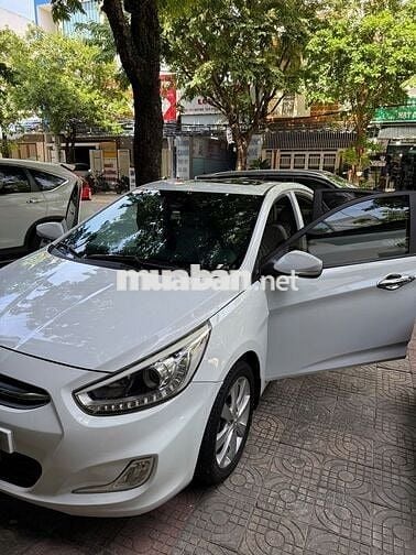 Hyundai Accent 2016 1.4 AT - 127 km