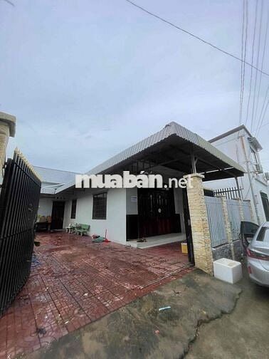 Cần bán Nhà mái thái, hẻm ô tô nhà ở công vụ Trần Hưng Đạo