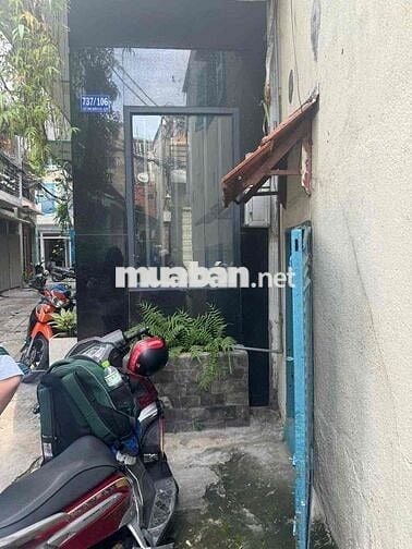Cần bán nhà hẻm 737 Lạc Long Quân, P10, Tân Bình
