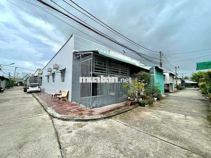 Bán gấp căn nhà 2MT ở gần trung tâm Trảng Bàng - 122m2 - SHR giá 760tr