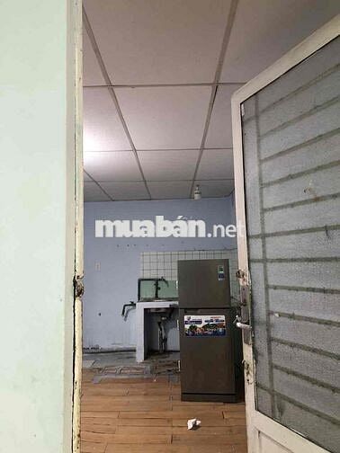 nhà liên kề một trệt một lầu ngã tư Bình triệu
