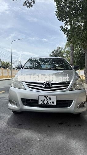 Toyota Innova 2009 G - 120000 km