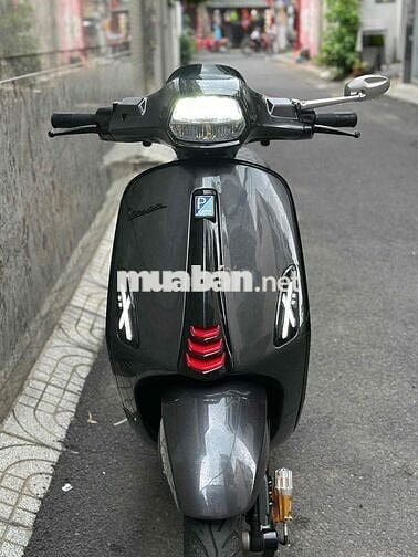 Vespa Sprint 150 phun đồ chơi