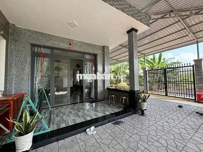NHÀ RÔNG SÂN VƯỜN NGHĨ DƯỠNG THUỘC TRUNG TÂM PHƯỜNG 3 cũ (10x30)