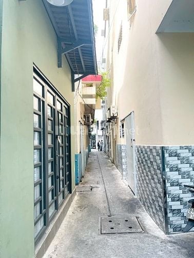 Cho thuê nhà hẻm 2m(XM) Trần Hưng Đạo, P.1, Q.5 giá 9tr