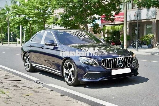 Mercedes E200 Sport 2019 - hiện đại lịch lãm