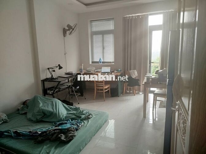 Tìm sv ở ghép phòng 40m2, full nội thất, gần SPKT, 1tr7/1 tháng