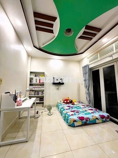 Nhà 93m2 hẻm xe hơi đường số 9 phường Linh Tây 4 phòng ngủ gần chợ