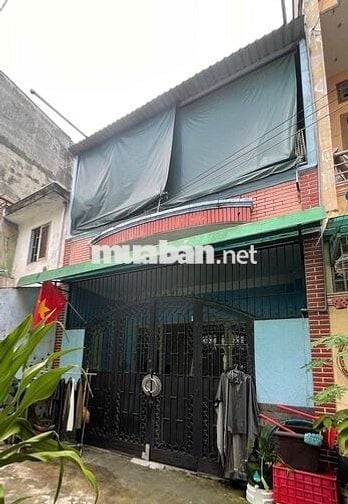 Nhà giá 6,2 tỷ ngang 5m x 12m, đường trước nhà 6m gần chợ và trường TH