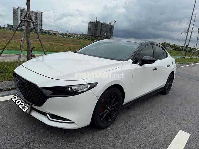 Mazda 3 2023 1.5L Luxury - 24500 km